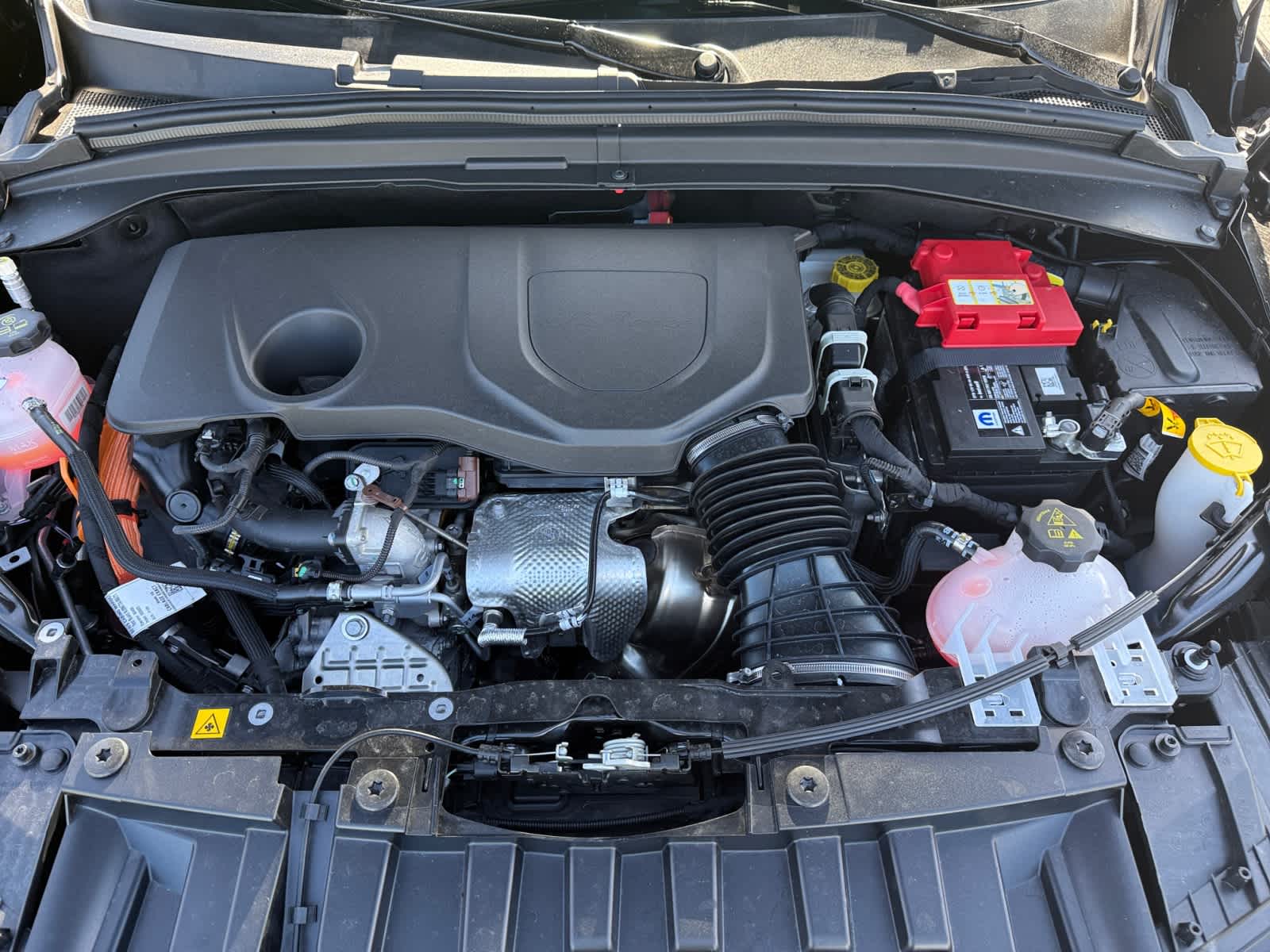 new 2025 Alfa Romeo Tonale Hybrid car, priced at $58,125