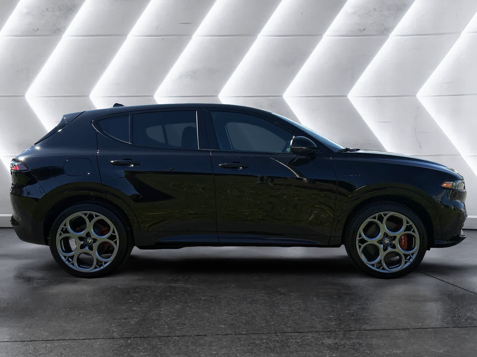 new 2025 Alfa Romeo Tonale Hybrid car, priced at $58,125