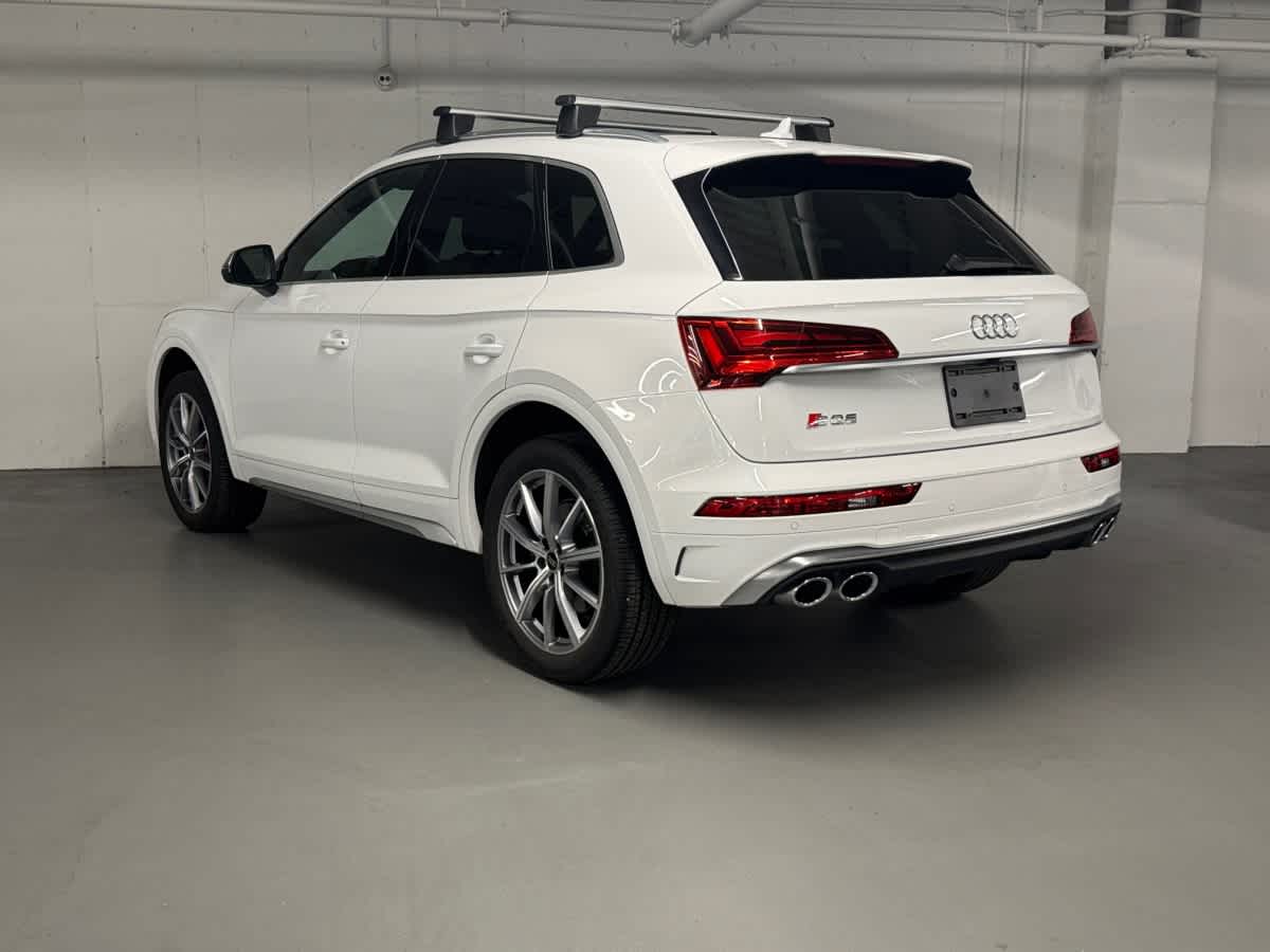 used 2022 Audi SQ5 car, priced at $41,998