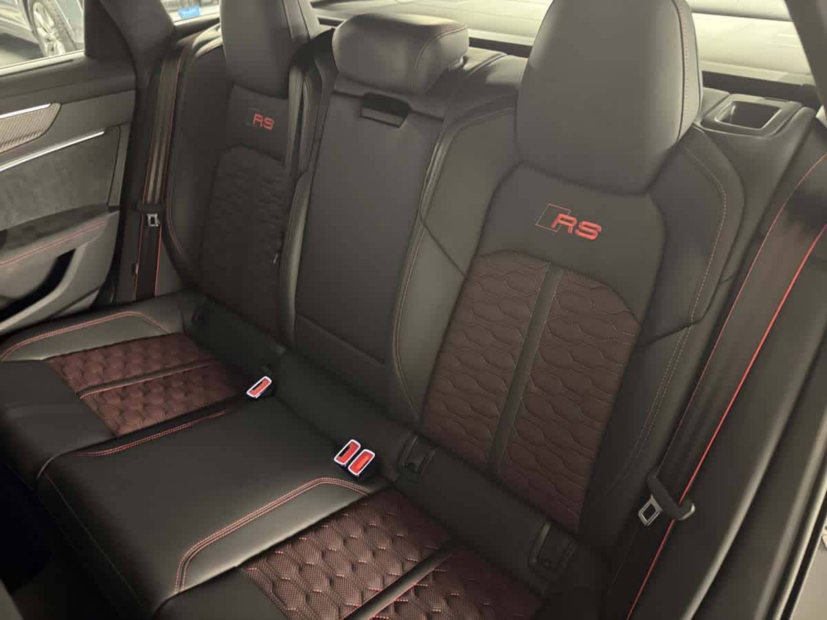 used 2025 Audi RS 6 Avant car, priced at $137,998