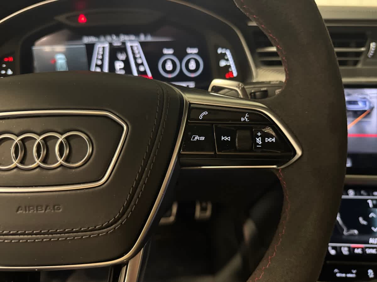 used 2025 Audi RS 6 Avant car, priced at $137,998