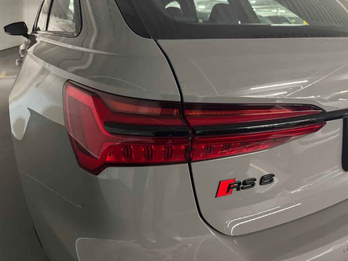 used 2025 Audi RS 6 Avant car, priced at $137,998
