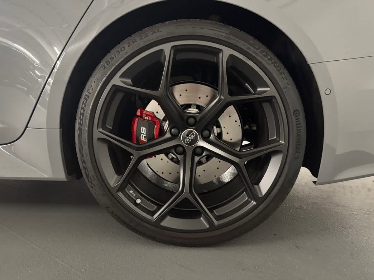 used 2025 Audi RS 6 Avant car, priced at $137,998