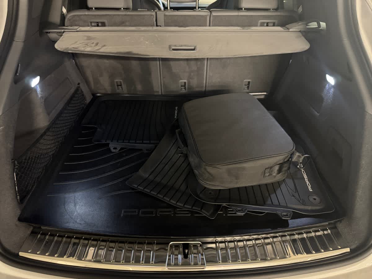 used 2023 Porsche Cayenne car, priced at $76,998
