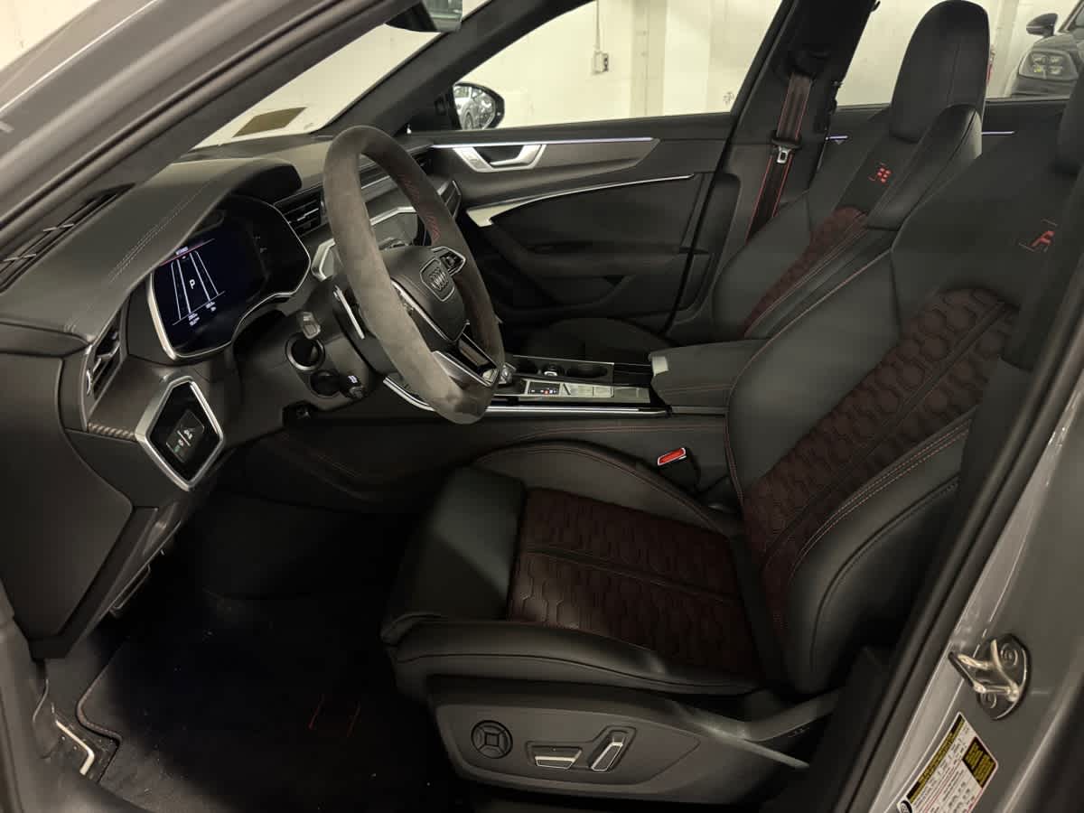 used 2025 Audi RS 6 Avant car, priced at $137,998