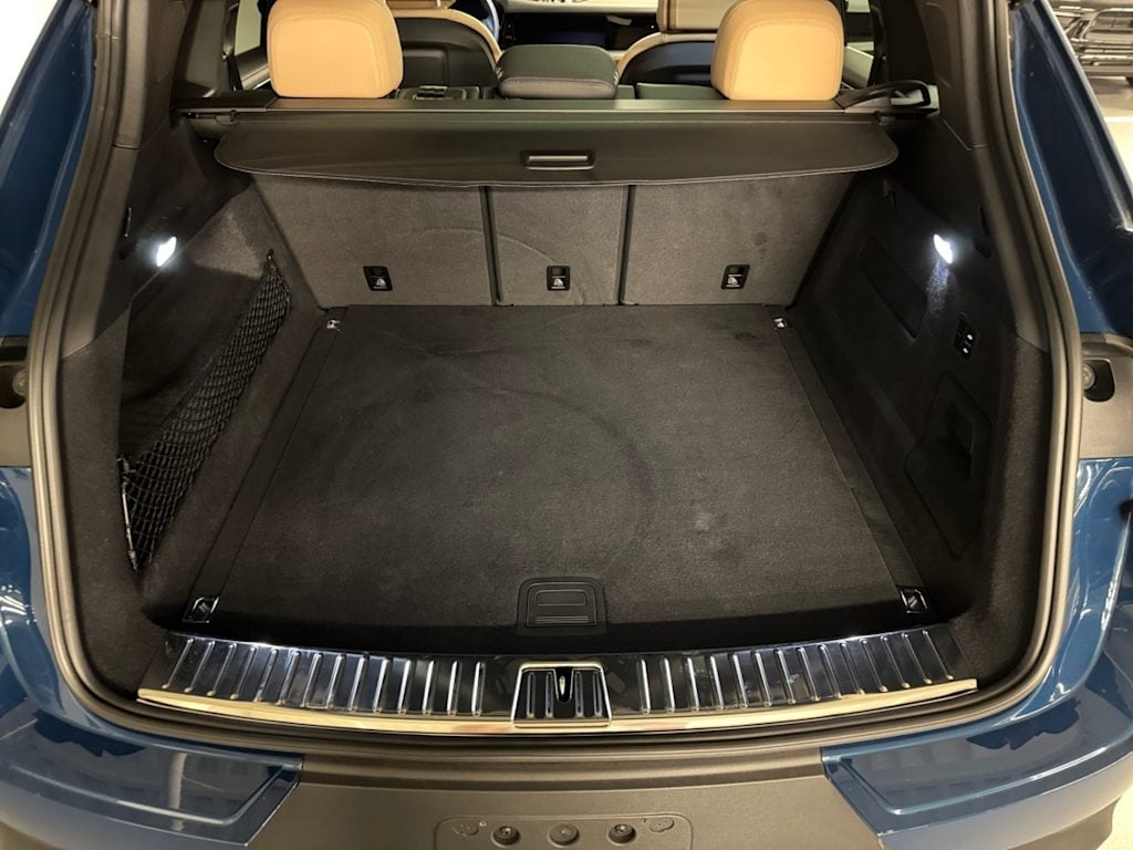 used 2024 Porsche Cayenne car, priced at $87,998