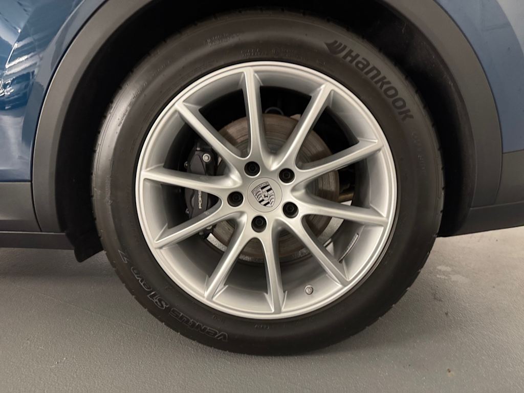 used 2024 Porsche Cayenne car, priced at $87,998