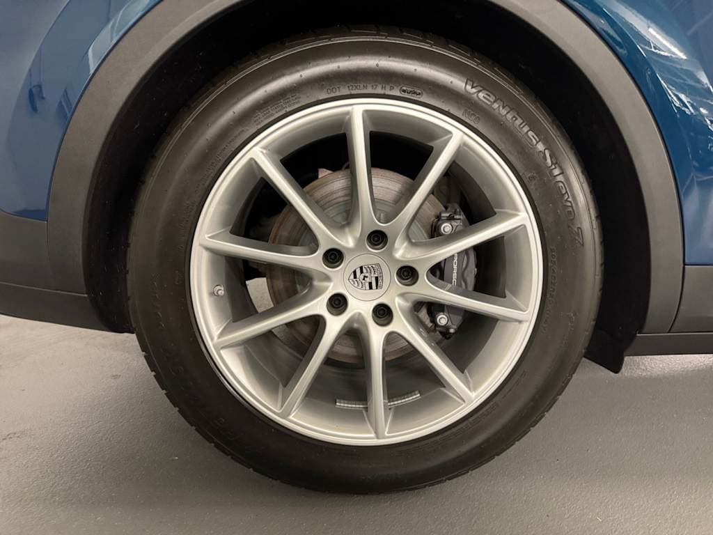 used 2024 Porsche Cayenne car, priced at $87,998