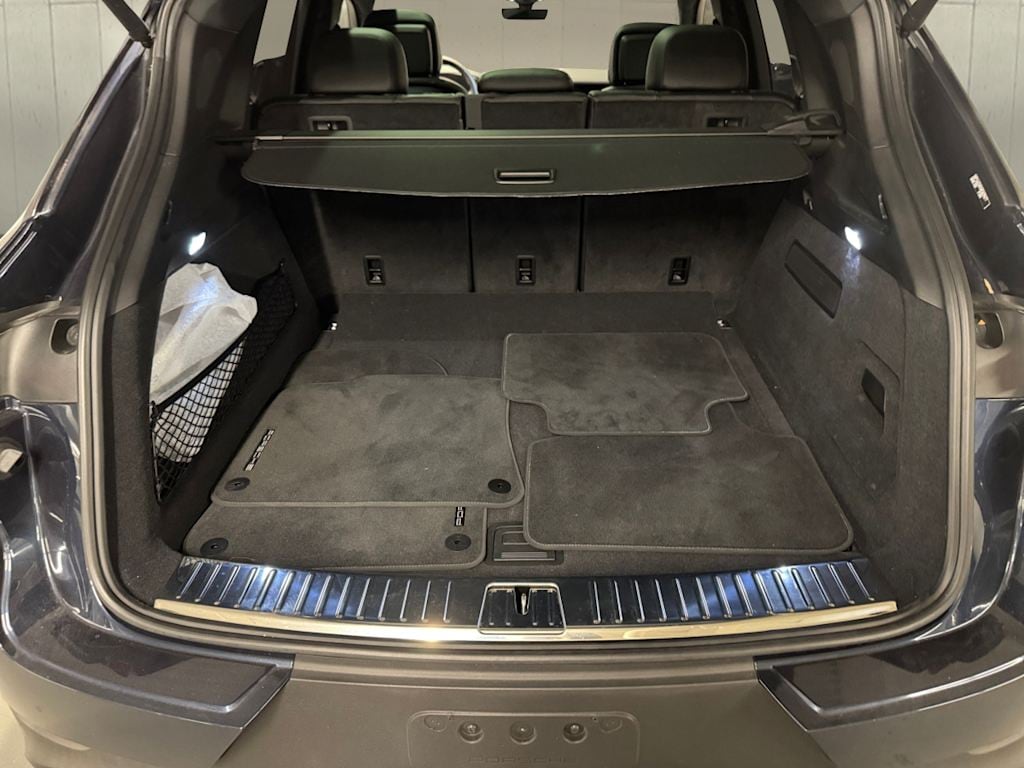 used 2024 Porsche Cayenne car, priced at $87,998