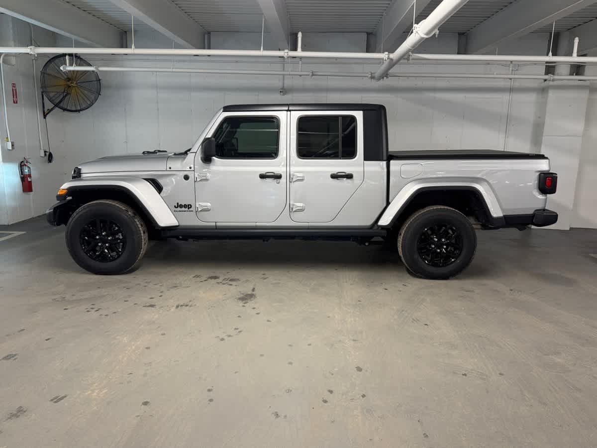 used 2022 Jeep Gladiator car, priced at $32,998