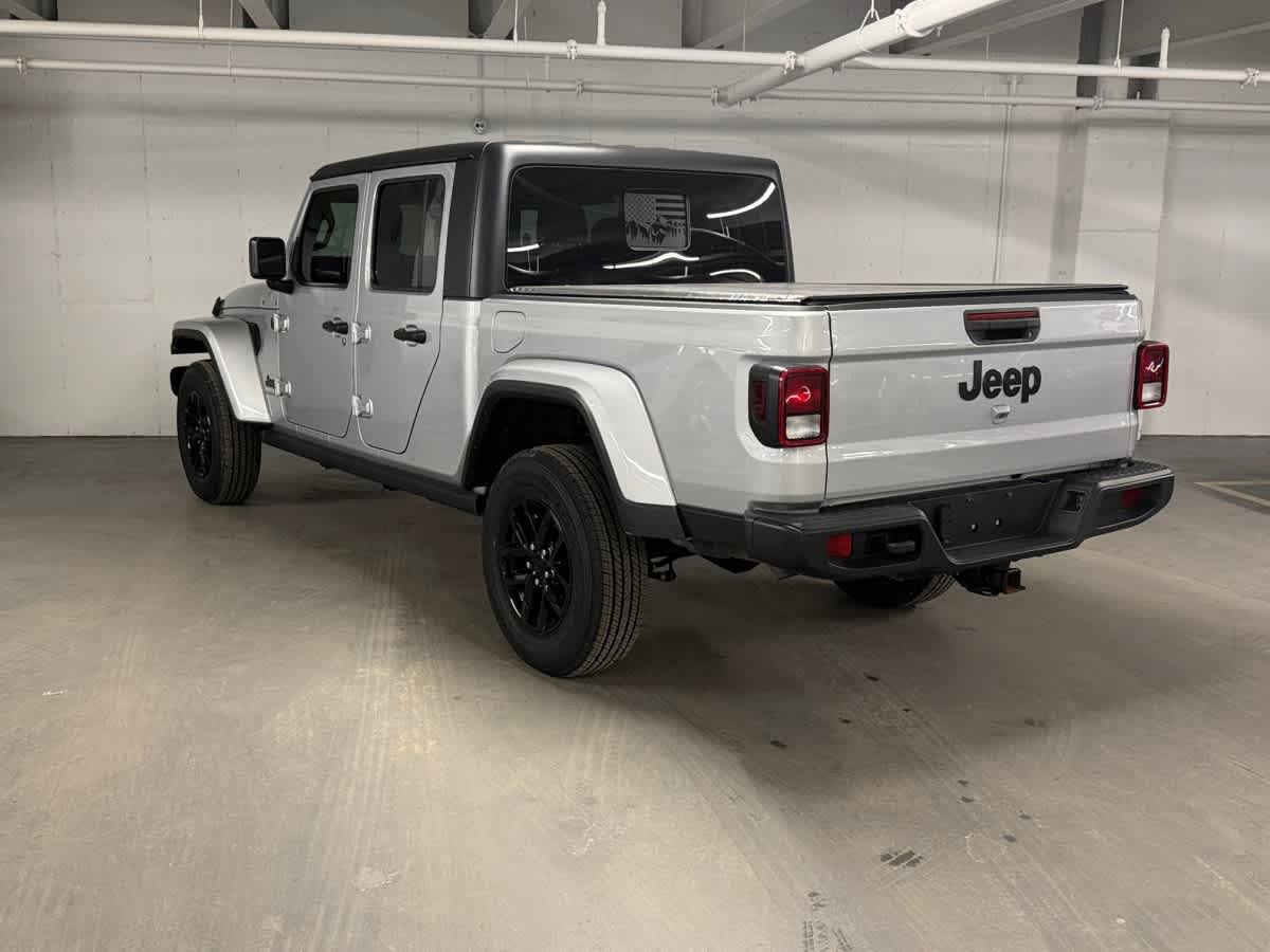 used 2022 Jeep Gladiator car, priced at $32,998