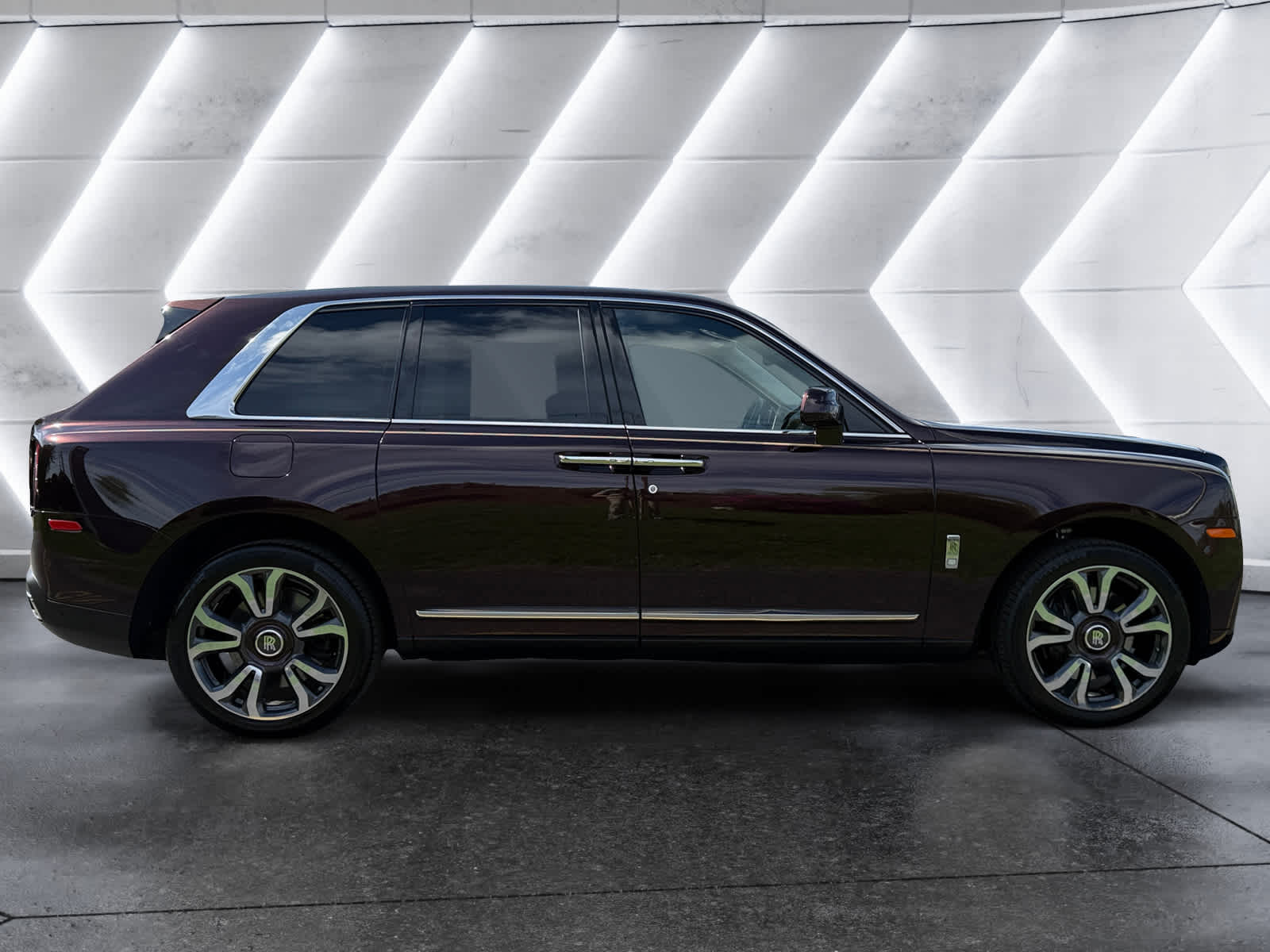 used 2019 Rolls-Royce Cullinan car, priced at $248,998