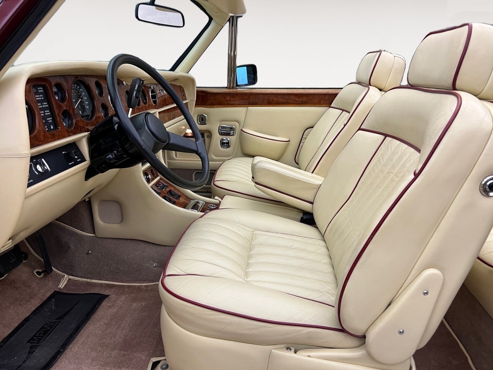 used 1986 Rolls-Royce Corniche II car, priced at $89,998
