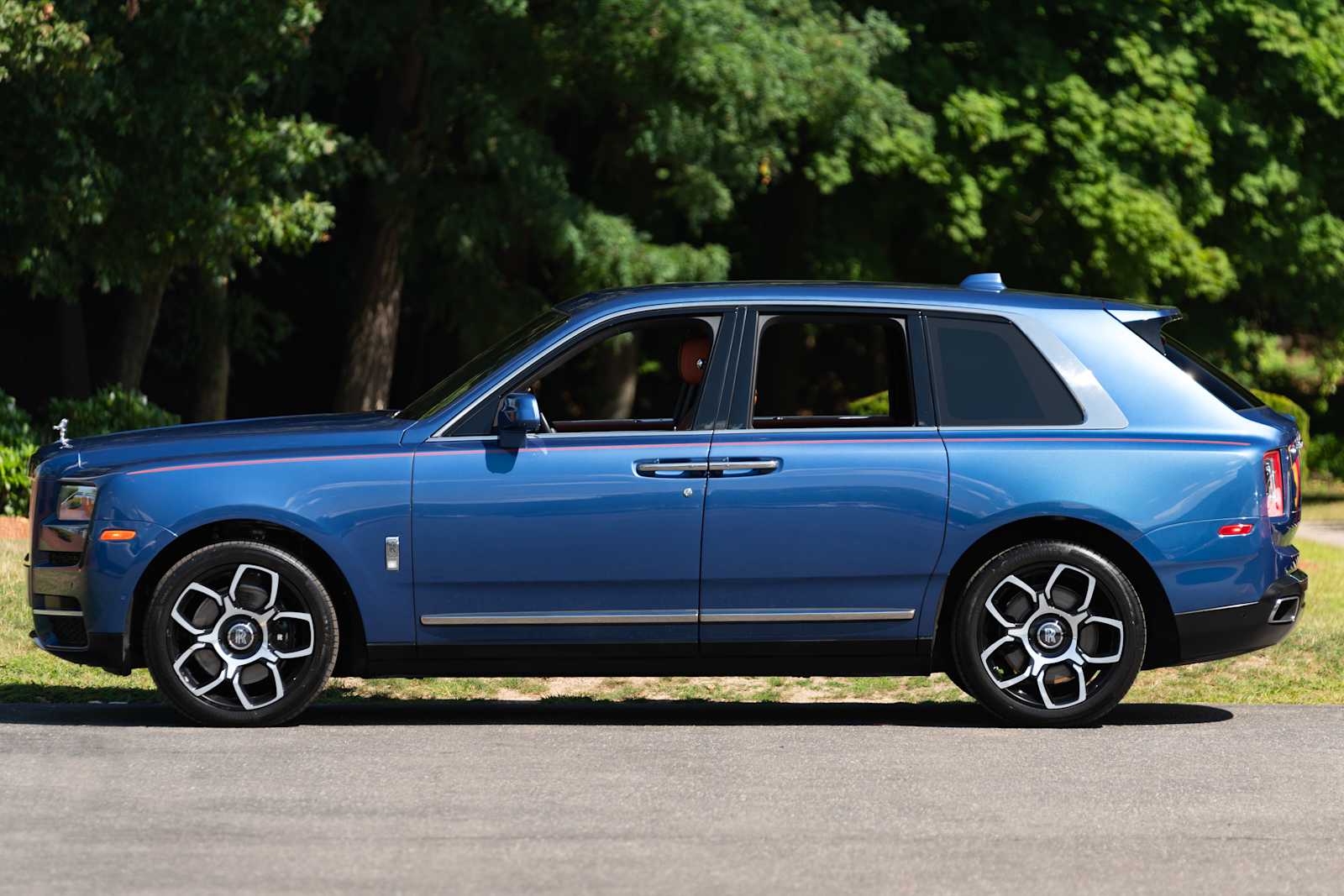 used 2022 Rolls-Royce Cullinan car, priced at $299,998