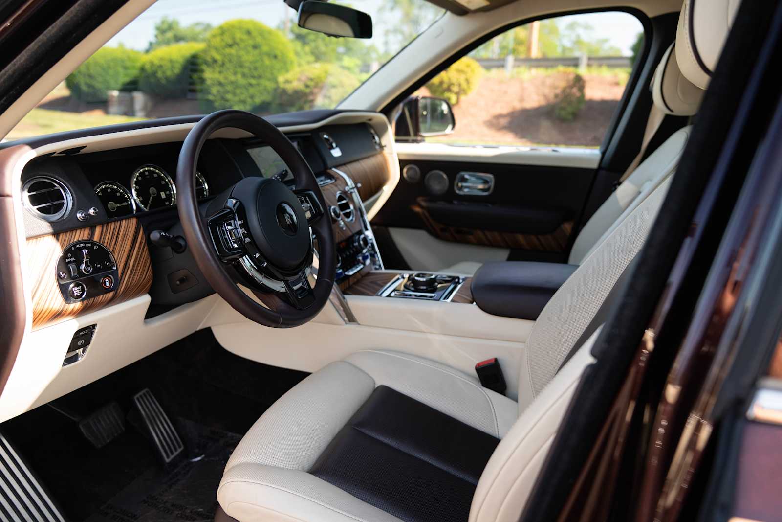 used 2019 Rolls-Royce Cullinan car, priced at $239,998
