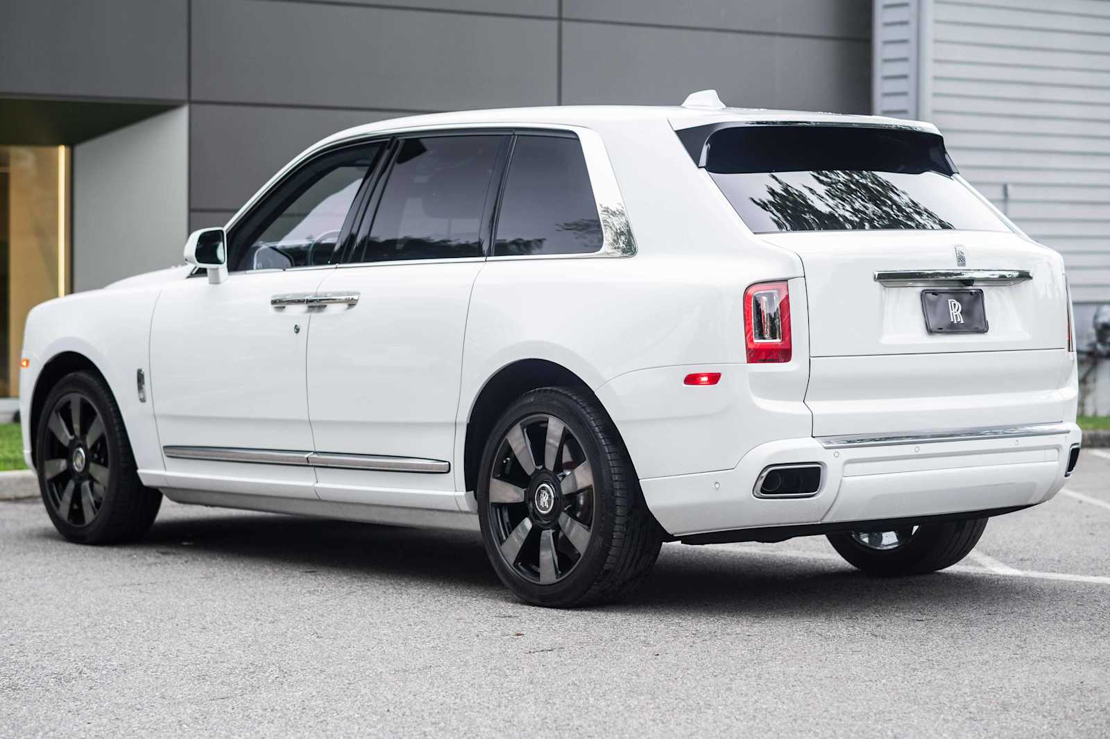 used 2023 Rolls-Royce Cullinan car, priced at $299,998