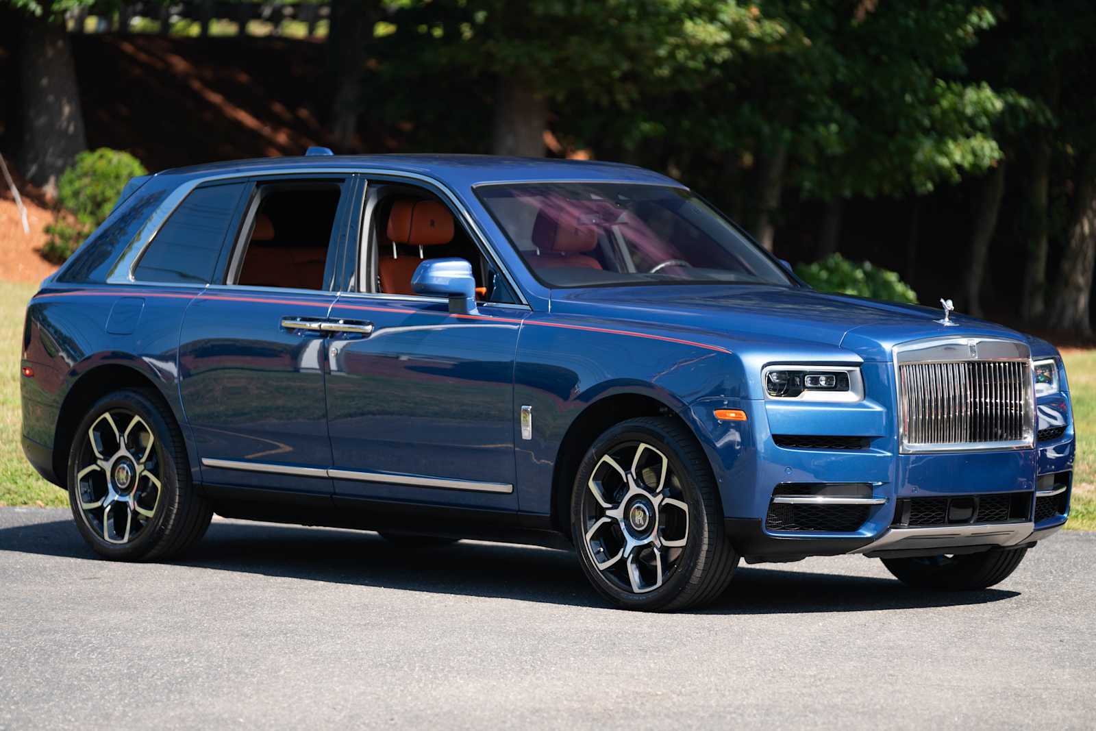 used 2022 Rolls-Royce Cullinan car, priced at $299,998