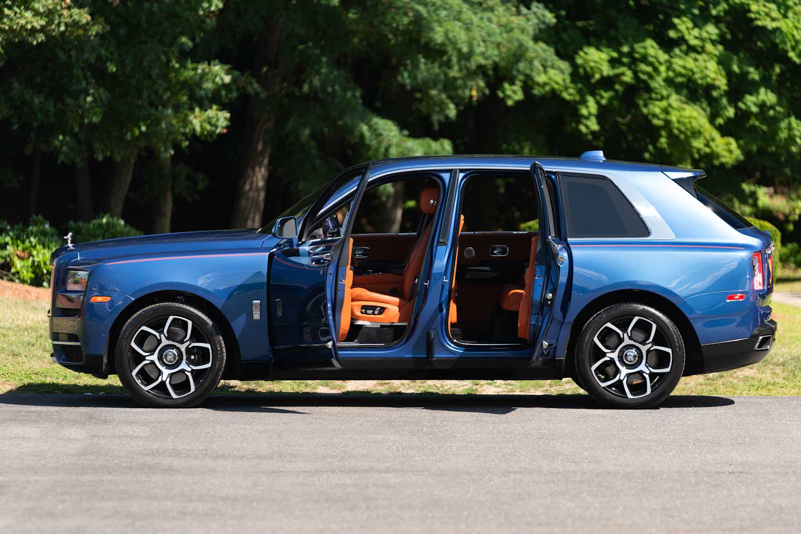 used 2022 Rolls-Royce Cullinan car, priced at $299,998