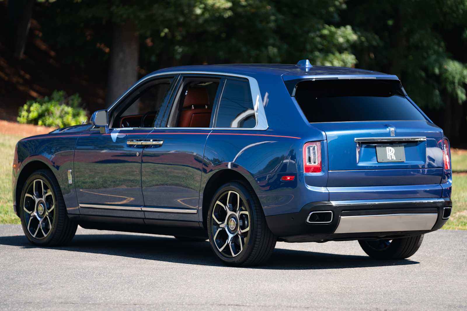 used 2022 Rolls-Royce Cullinan car, priced at $299,998