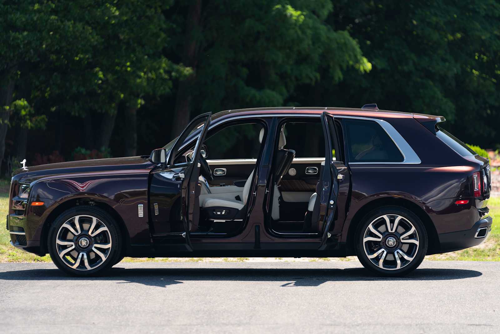 used 2019 Rolls-Royce Cullinan car, priced at $239,998