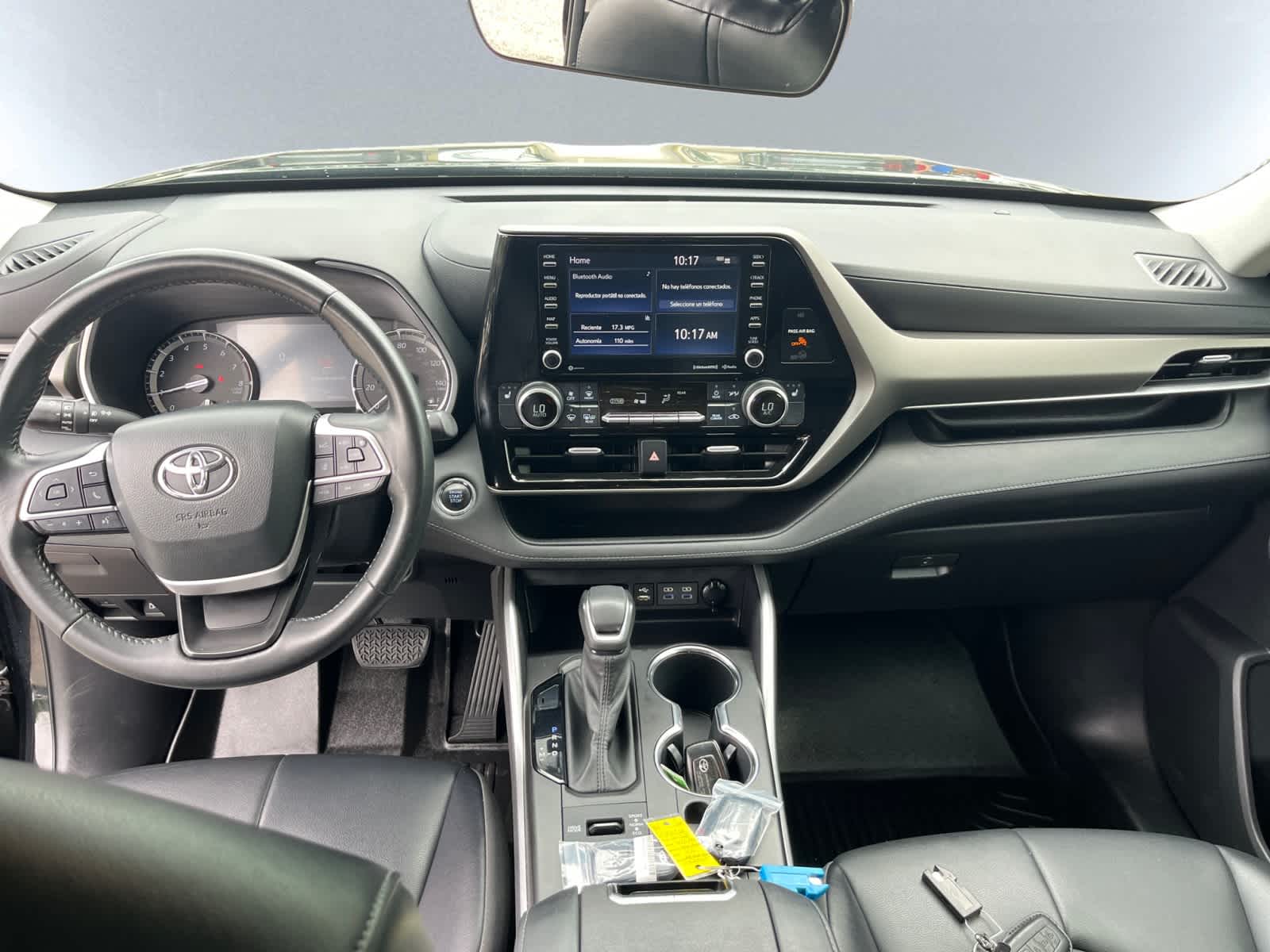 used 2022 Toyota Highlander car, priced at $33,998