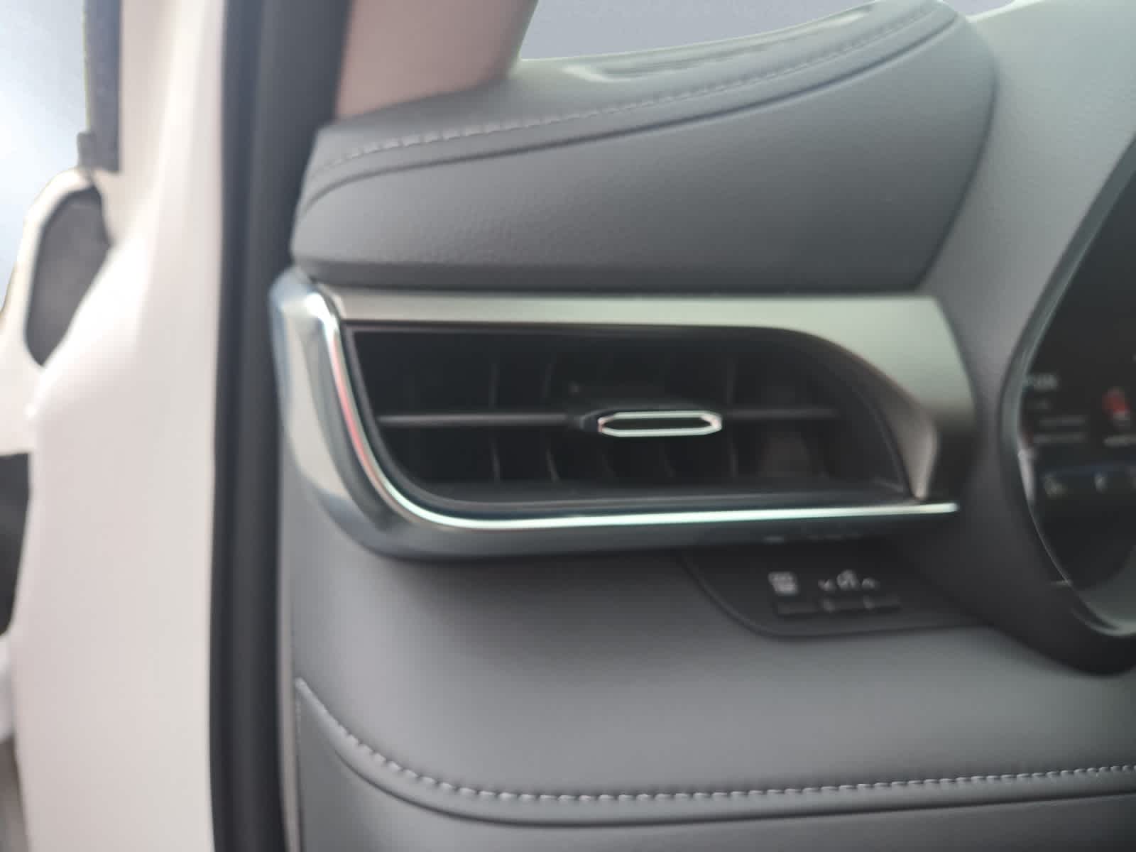 used 2021 Toyota Highlander car, priced at $38,998