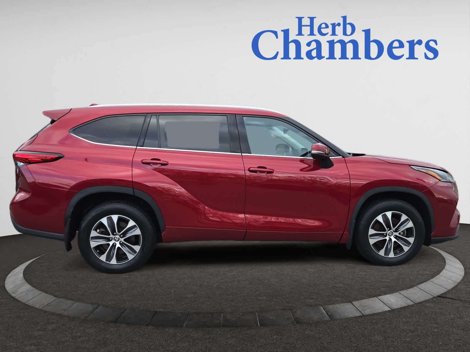 used 2021 Toyota Highlander car, priced at $36,998