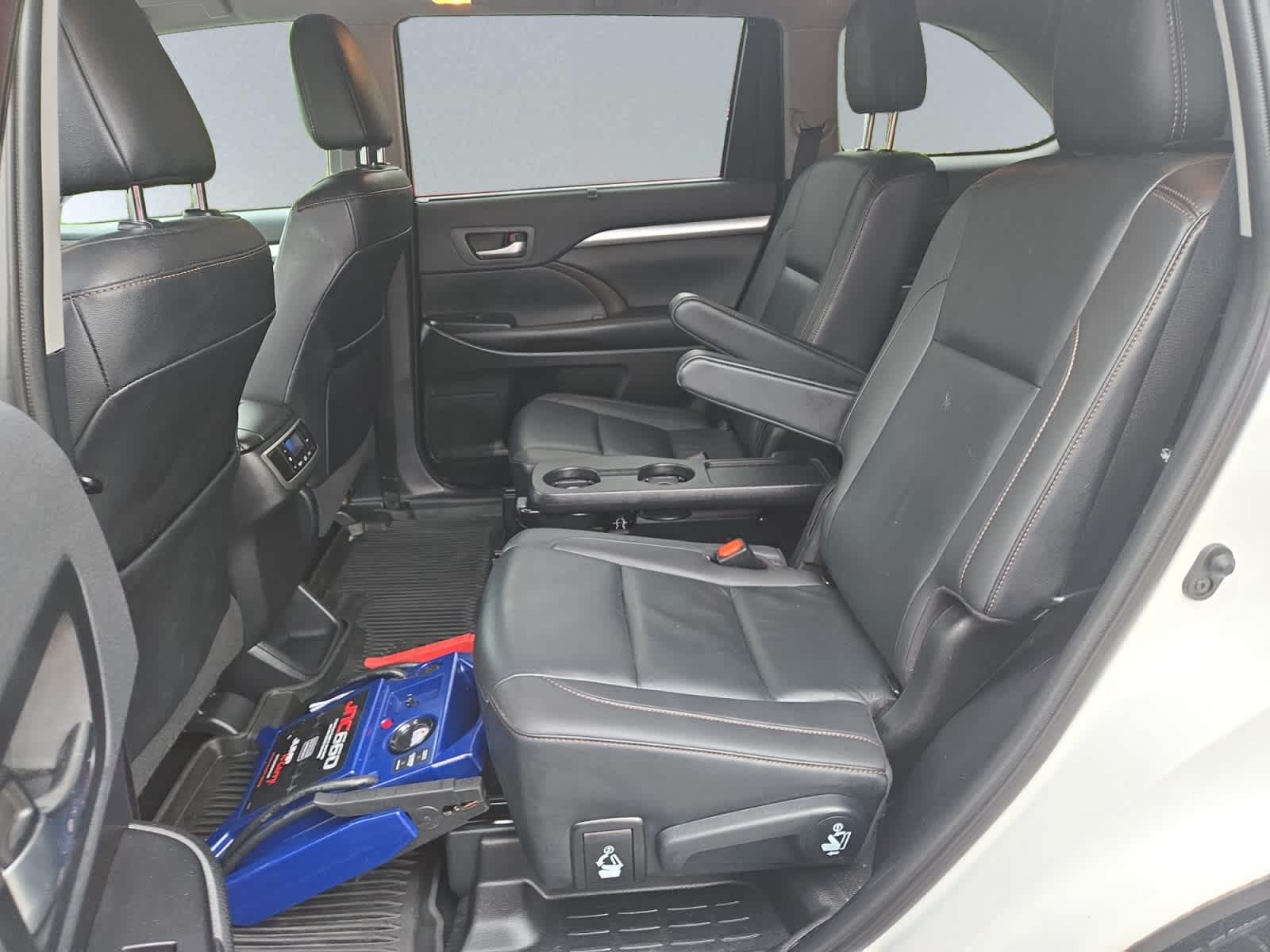 used 2019 Toyota Highlander car, priced at $29,998