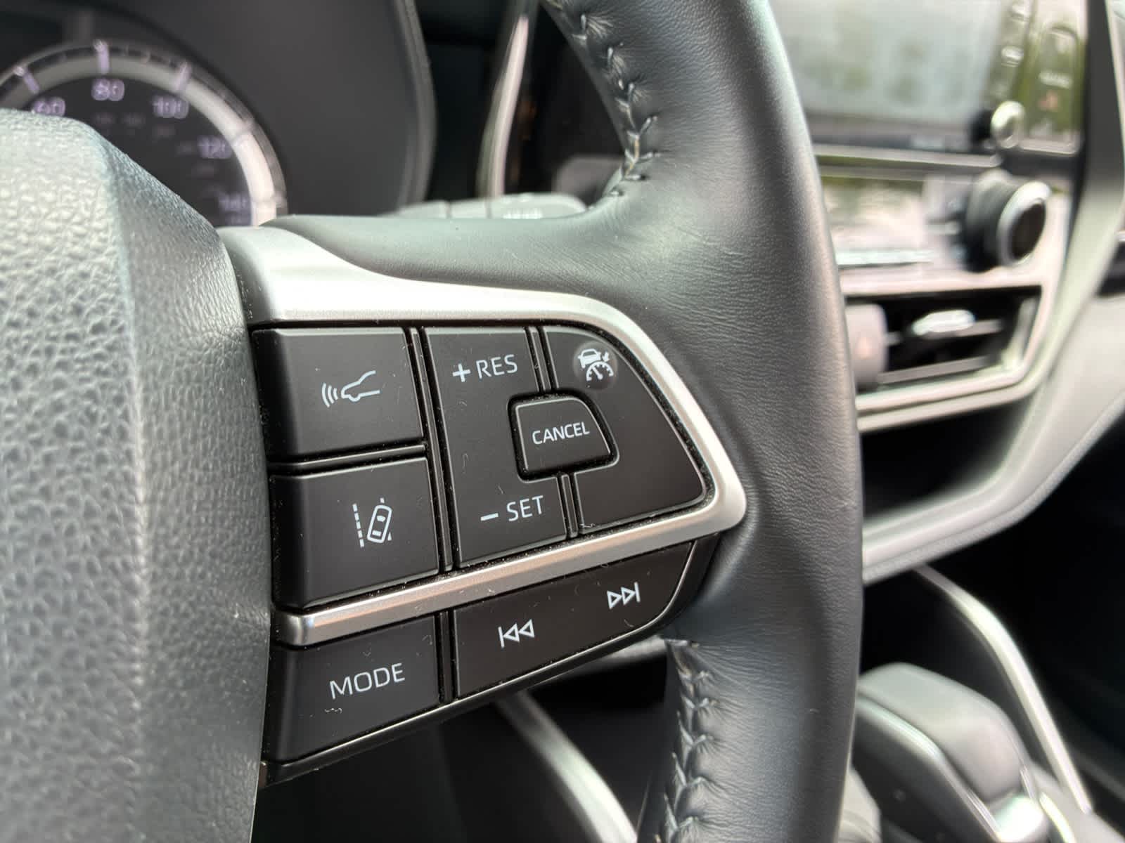 used 2022 Toyota Highlander car, priced at $36,998