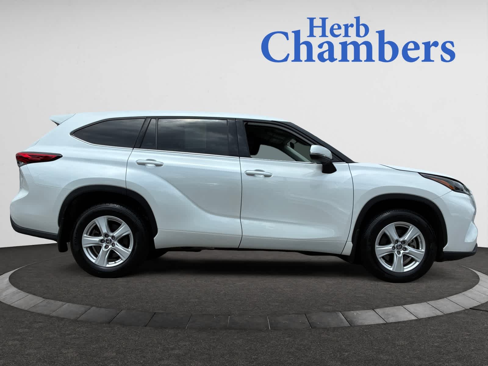used 2022 Toyota Highlander car, priced at $36,998