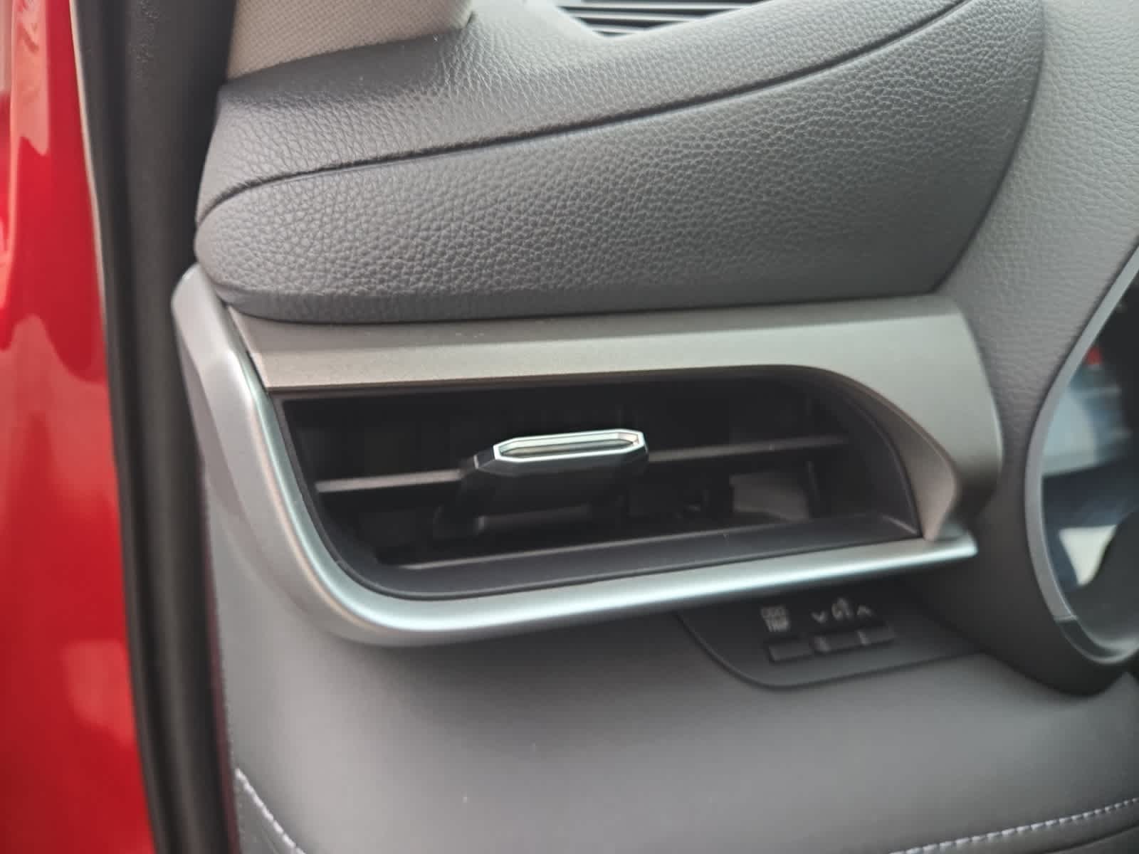 used 2021 Toyota Highlander car, priced at $36,998