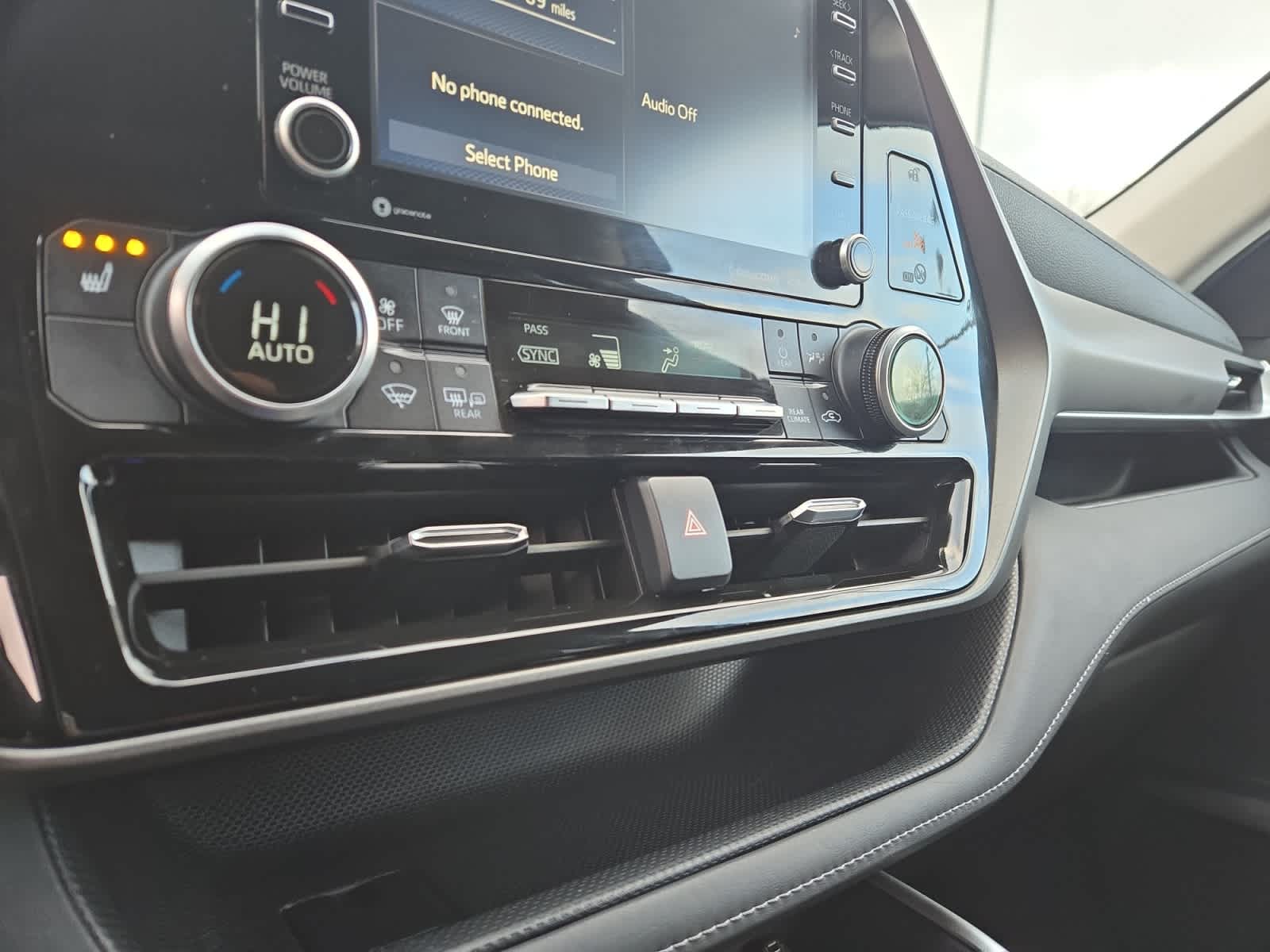 used 2021 Toyota Highlander car, priced at $36,998