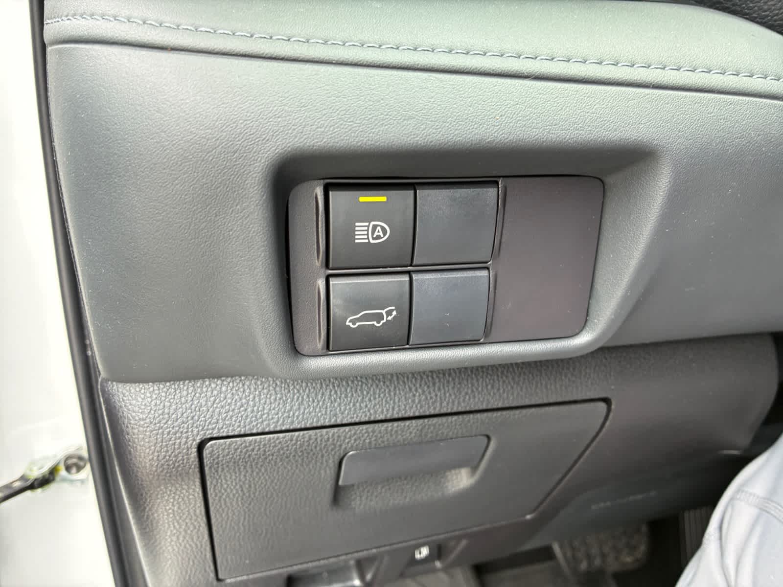 used 2022 Toyota Highlander car, priced at $36,998