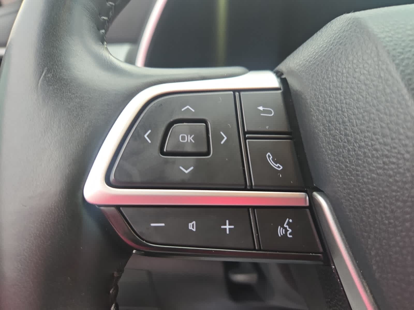 used 2022 Toyota Highlander car, priced at $46,998