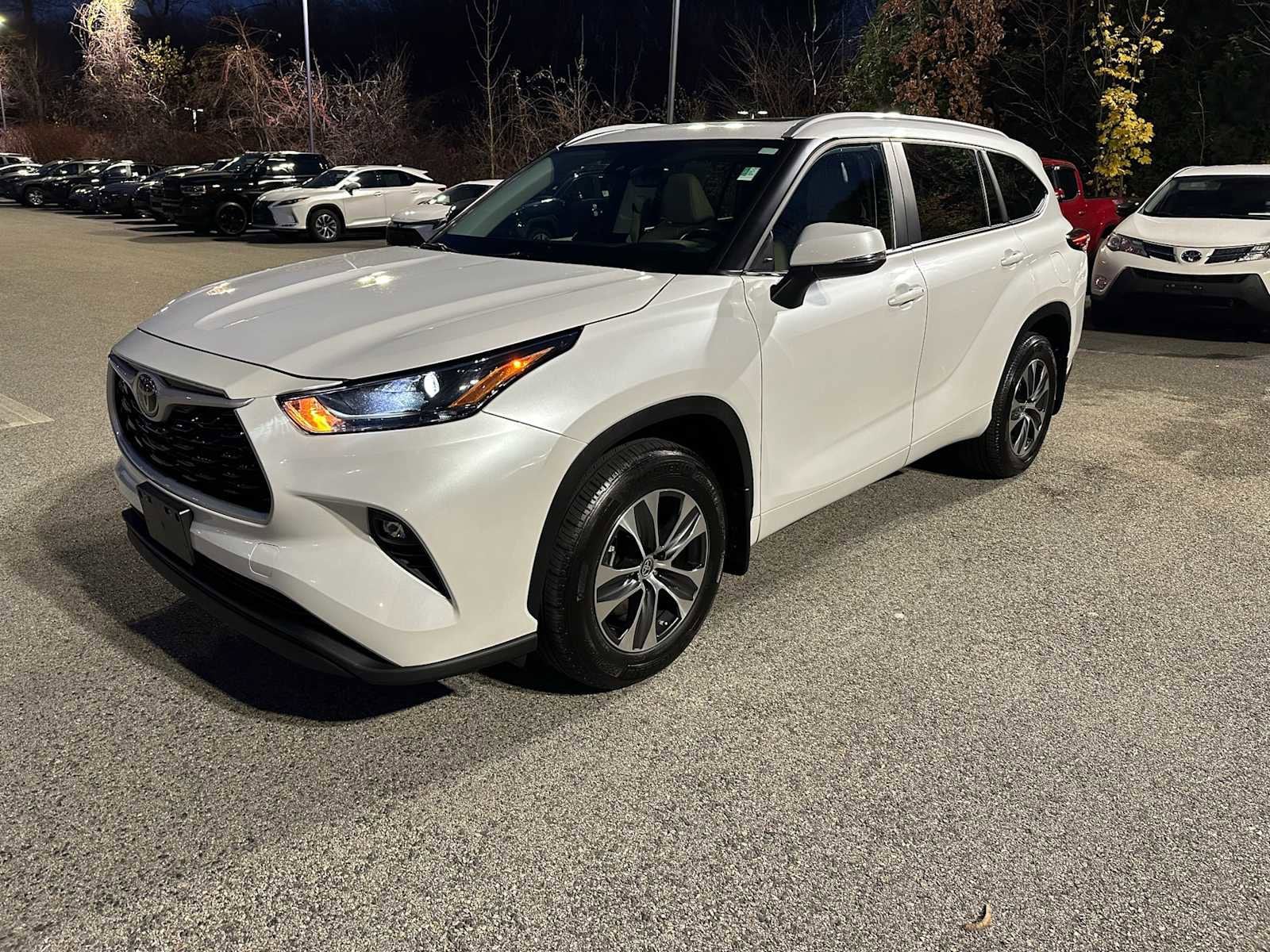 used 2024 Toyota Highlander car, priced at $46,998