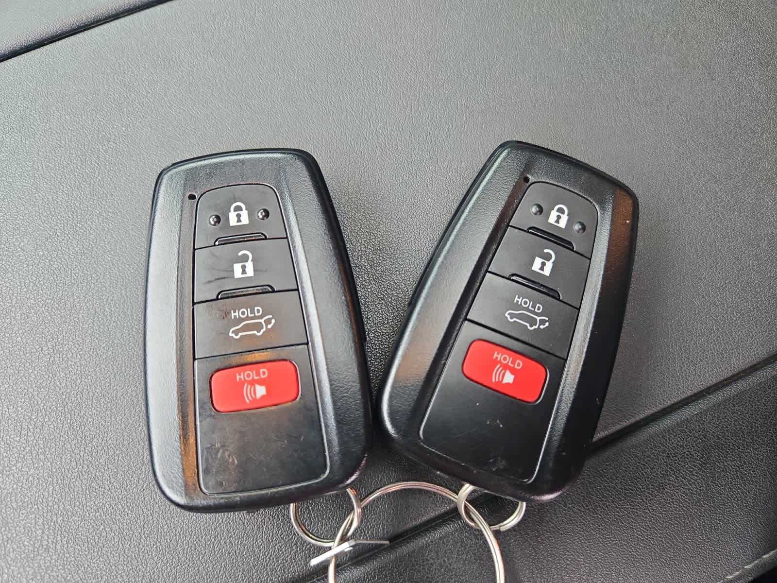 used 2021 Toyota Highlander car, priced at $38,998