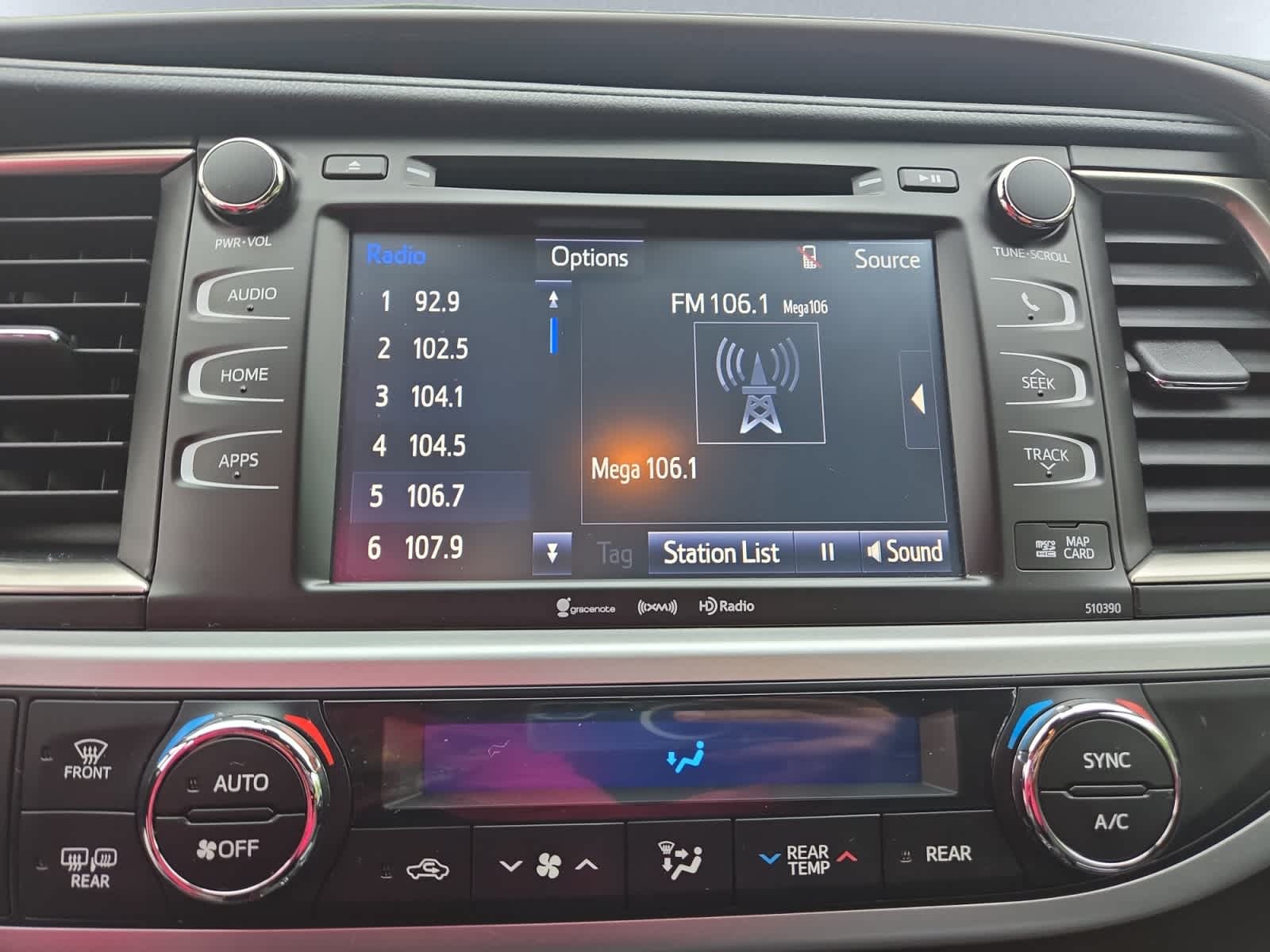 used 2019 Toyota Highlander car, priced at $29,998