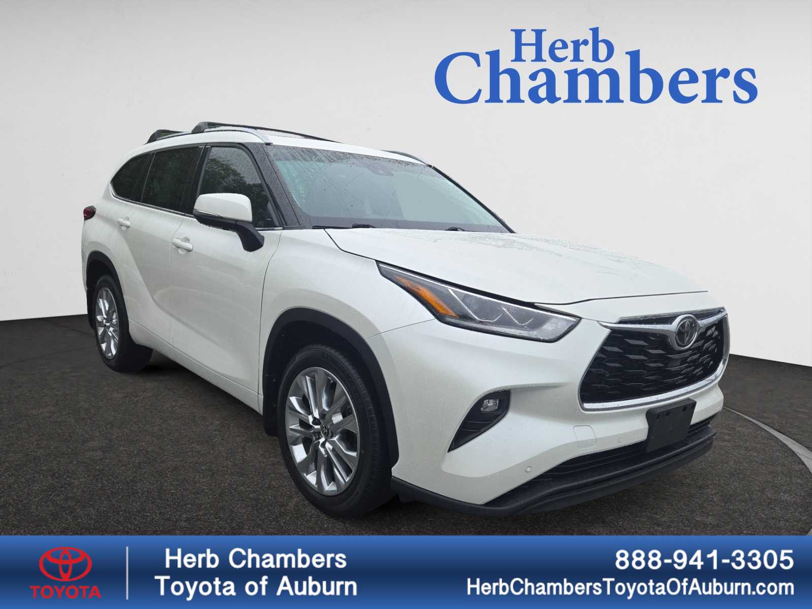 used 2021 Toyota Highlander car, priced at $38,998