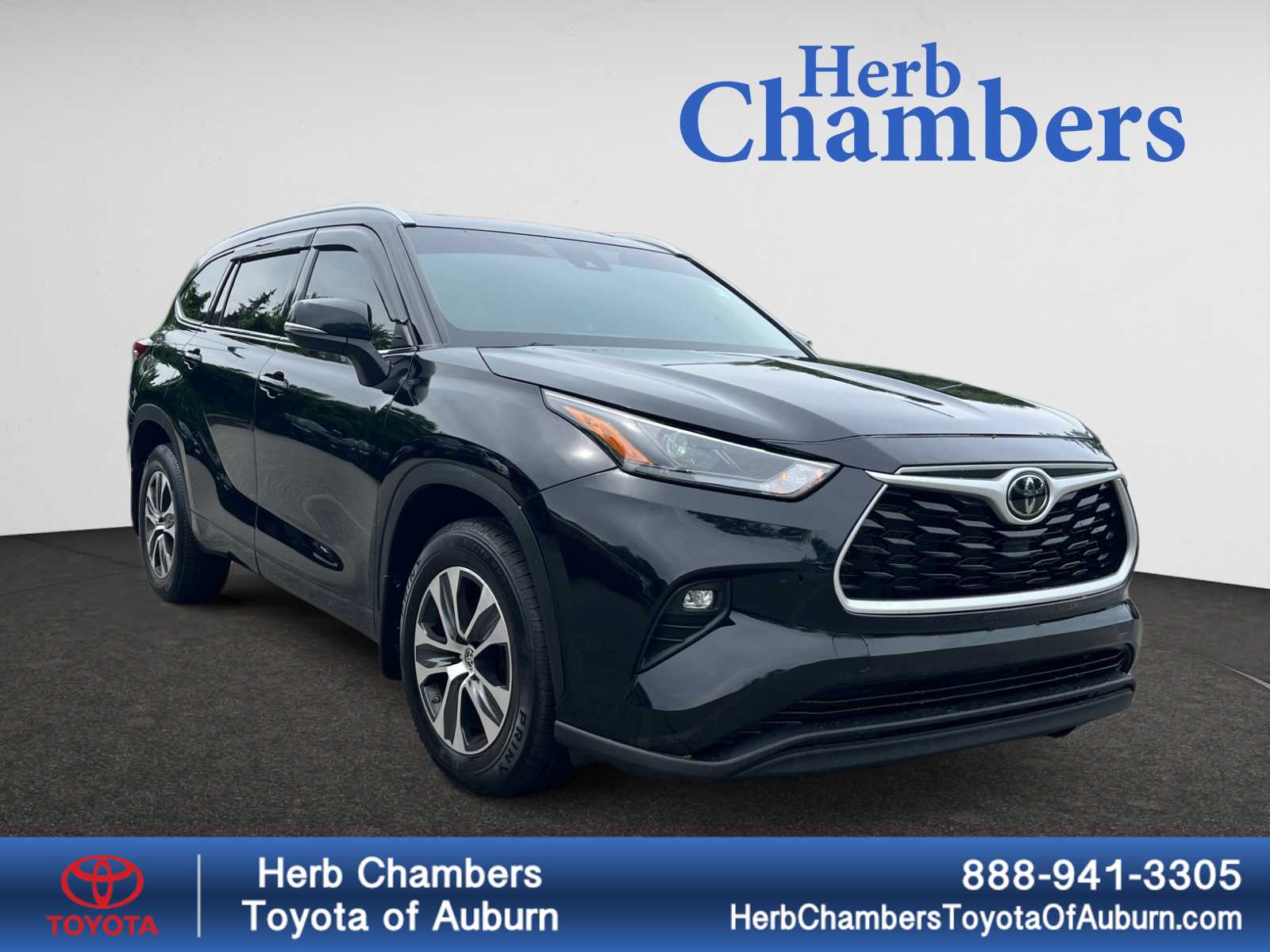 used 2022 Toyota Highlander car, priced at $33,998