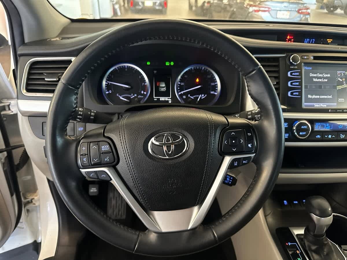 used 2019 Toyota Highlander car, priced at $32,998