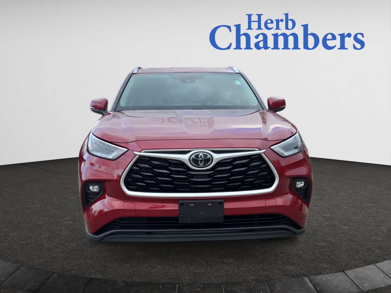 used 2021 Toyota Highlander car, priced at $36,998