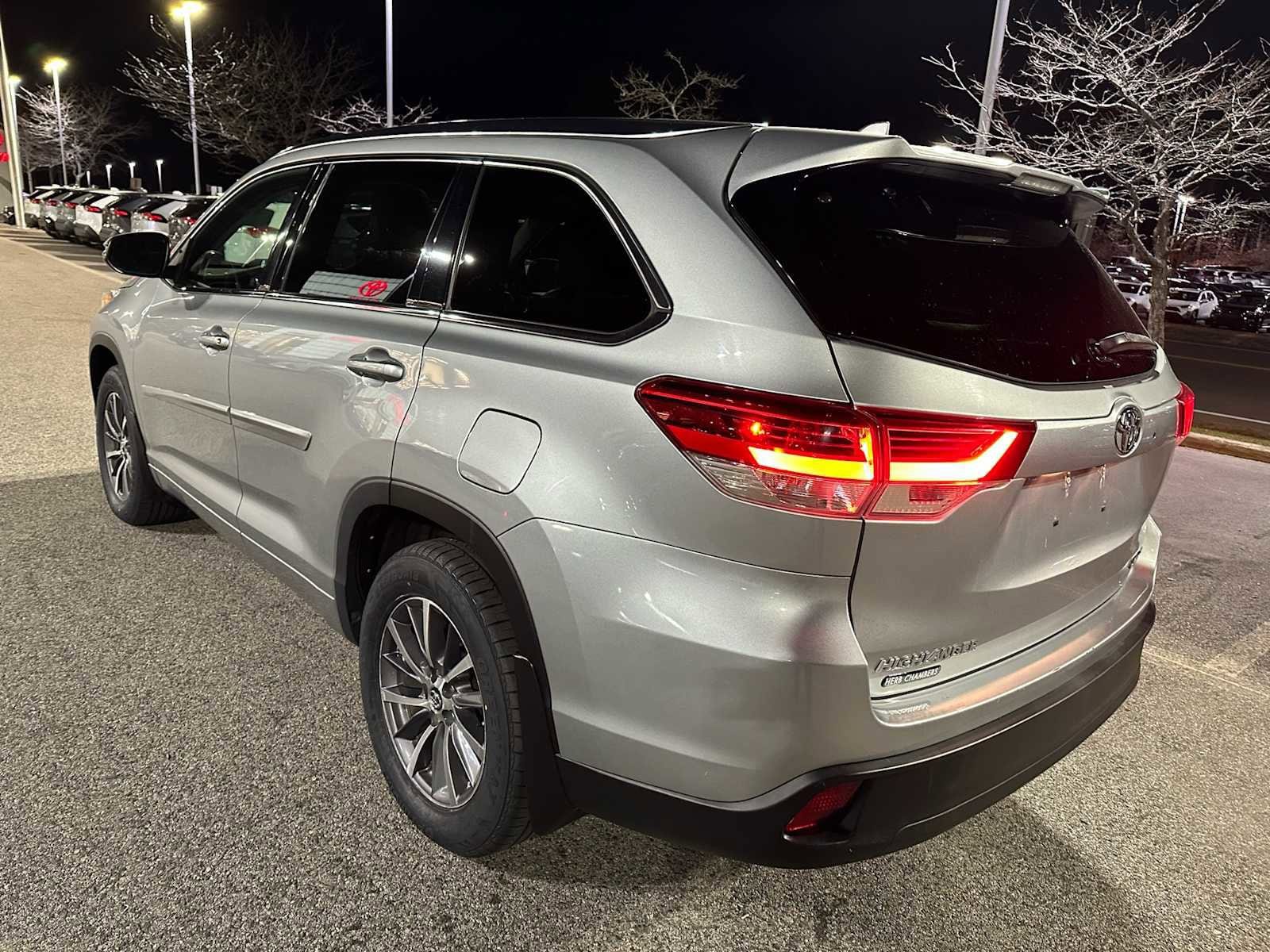 used 2017 Toyota Highlander car, priced at $27,998