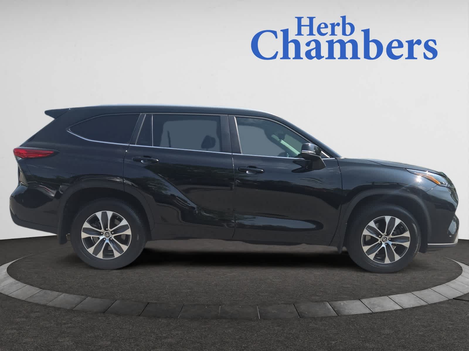 used 2023 Toyota Highlander car, priced at $39,998