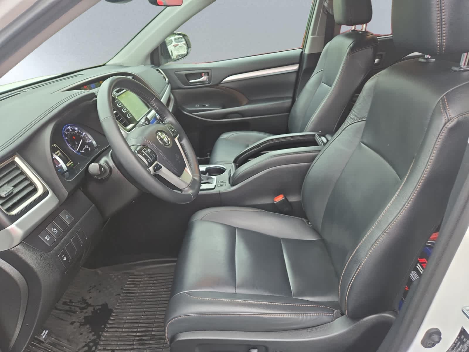 used 2019 Toyota Highlander car, priced at $29,998