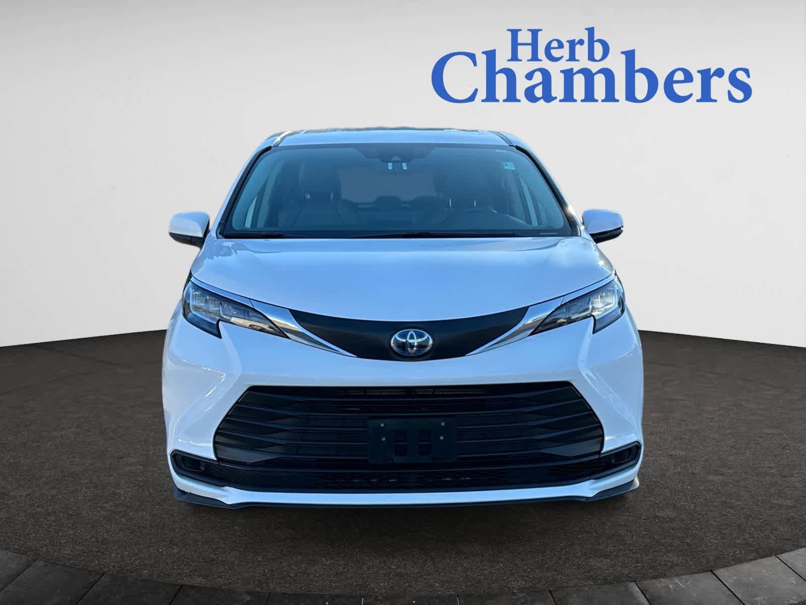 used 2021 Toyota Sienna HV car, priced at $29,998