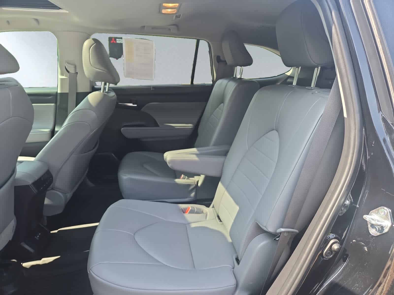 used 2023 Toyota Highlander car, priced at $39,998