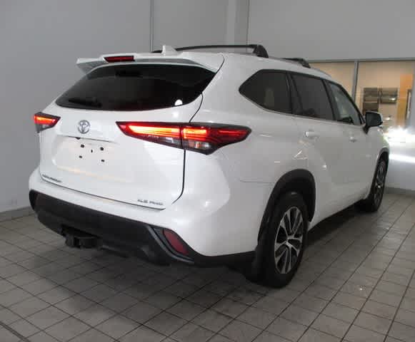 used 2021 Toyota Highlander car, priced at $38,998