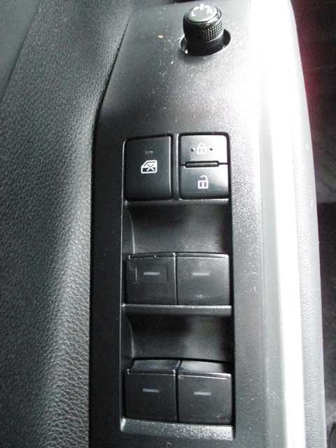 used 2021 Toyota Highlander car, priced at $38,998