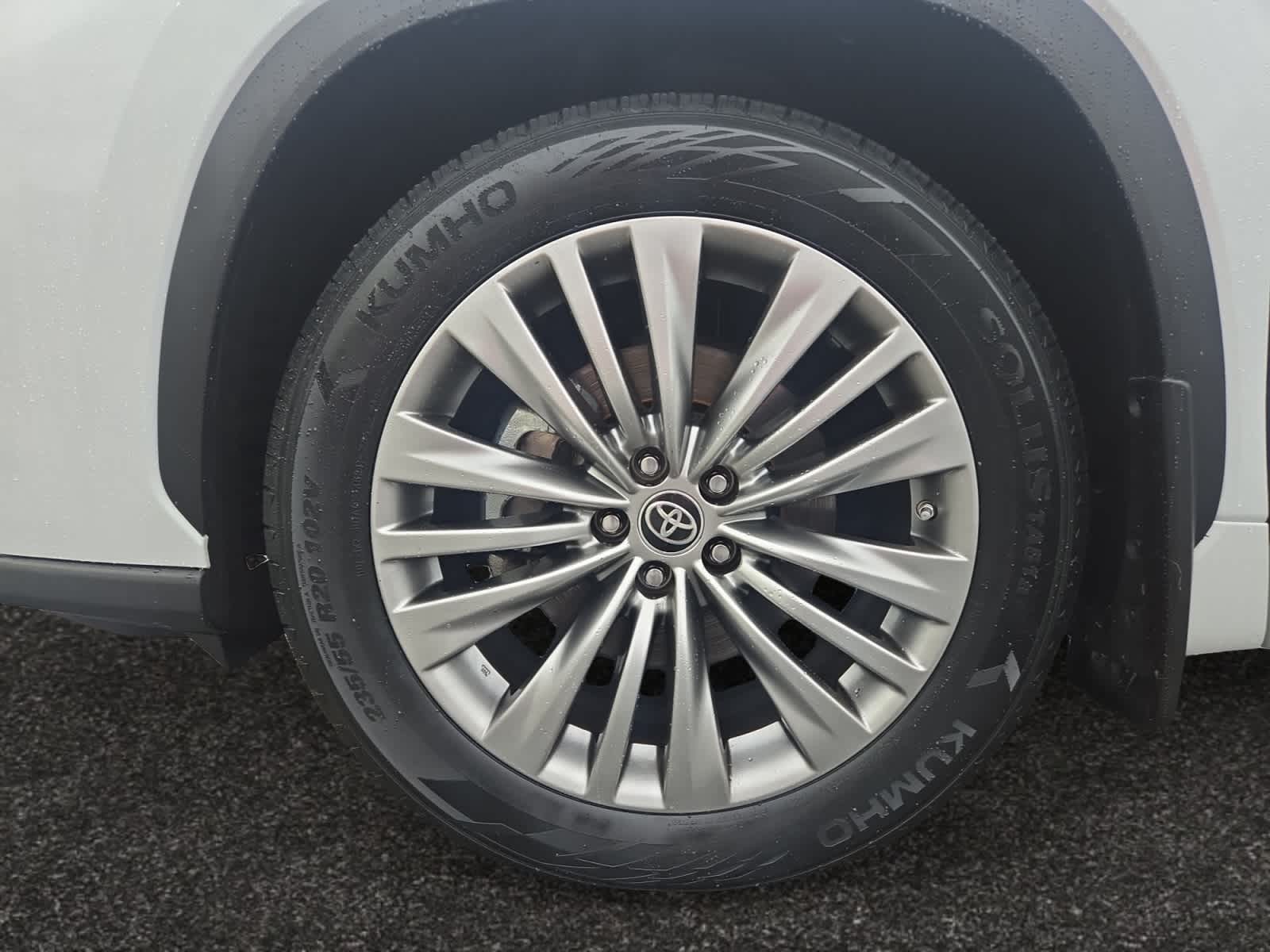 used 2022 Toyota Highlander car, priced at $46,998