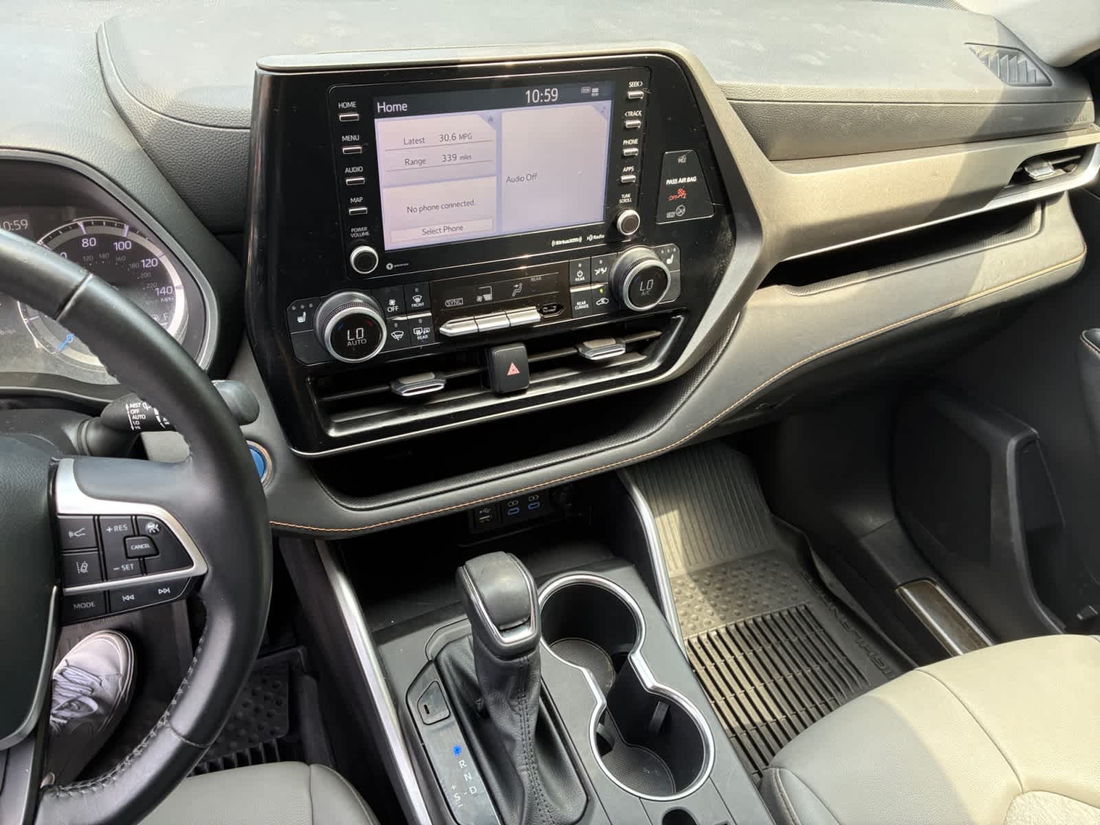 used 2022 Toyota Highlander car, priced at $39,998